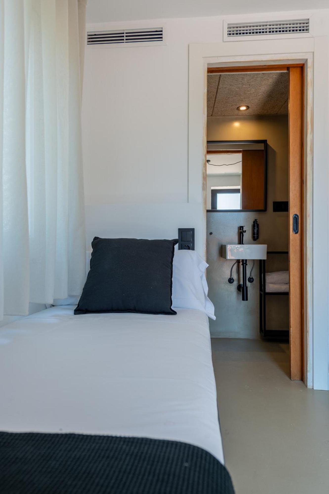 Single Room Terrace,1556805331:JPEG